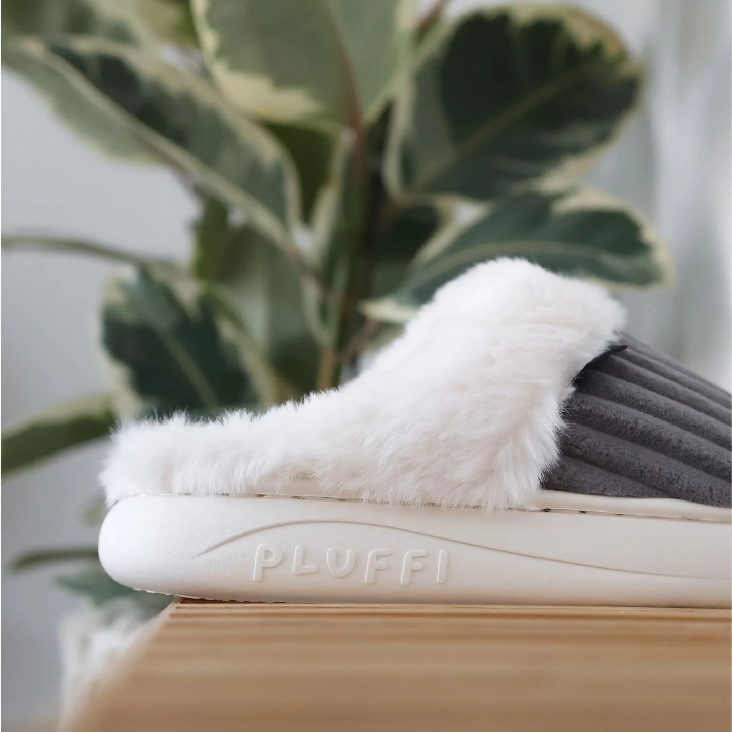 Velune™ Pluffi Slides